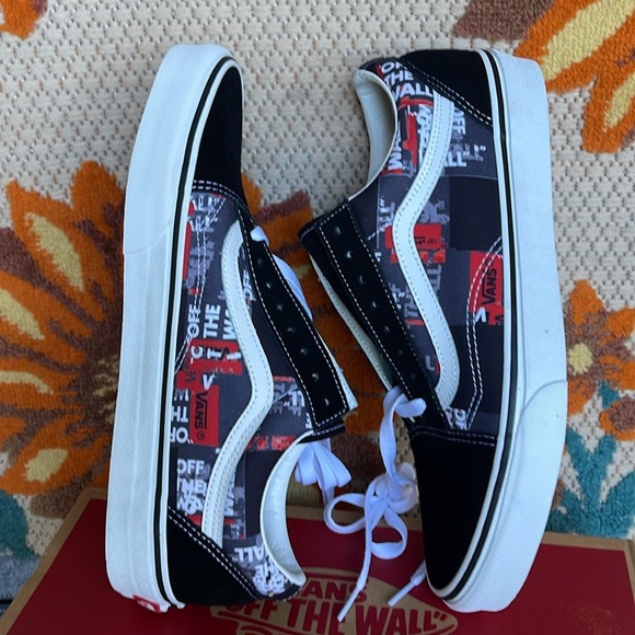 Vans WMNS Old Skool
(Packing Tape) Black/Red/
VN0A4U3BWZ4
Sneakers - Picture 10 of 16